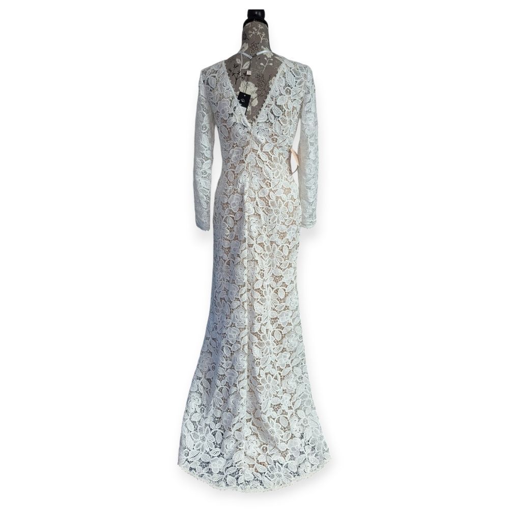 NWT Tadashi Shoji Medallion Lace Wedding Dress - Picture 4 of 8